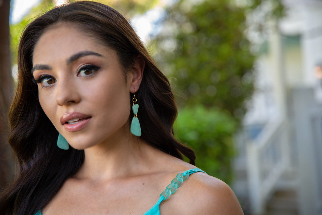 Behind the Scenes: The Creative Process of Artisan Jewelry Makers